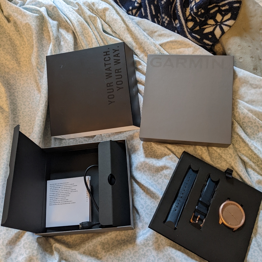 Garmin vivomove style hybrid smart watch
